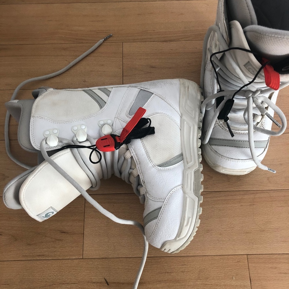 Burton size 8 snowboarding boots
